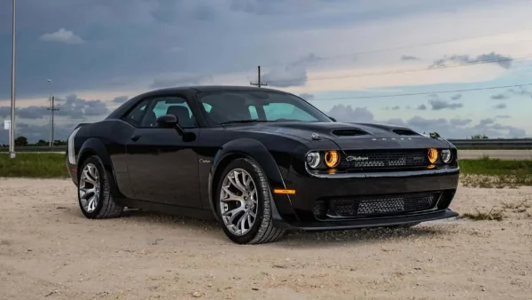Dodge Challenger 1 Dodge Challenger.