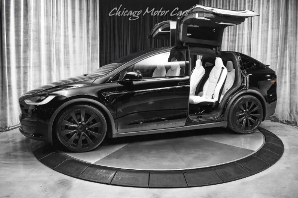 Tesla Model X Plaid.