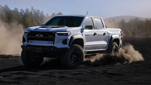 2024-Chevrolet-Colorado-ZR2