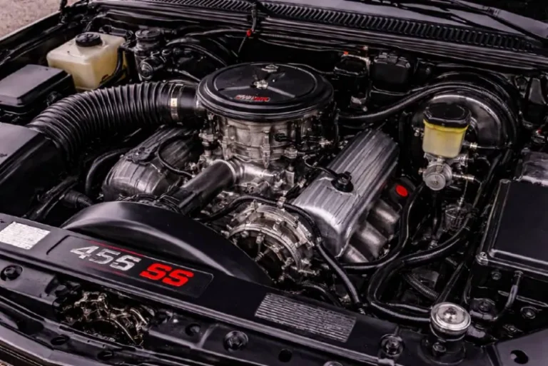 The L19 7.4 liter 454 cubic inch big block V8 engine with throttle body injection in the Chevrolet 454 SS truck engine bay producing 230 horsepower and 385 lb-ft of torque in 1990 and 255 horsepower and 405 lb-ft of torque for 1991 to 1993 in an understressed heavy duty truck engine architecture installed in the lightest half ton C1500 platform to create America's first muscle truck