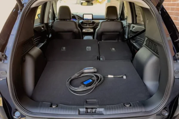 ford-escape-phev-2021-cargo-folding-seats-interior-suv