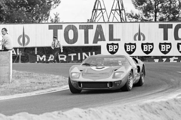 1966-GT40-