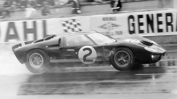 1966 ford gt40 race